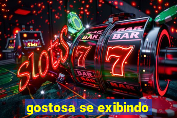 gostosa se exibindo